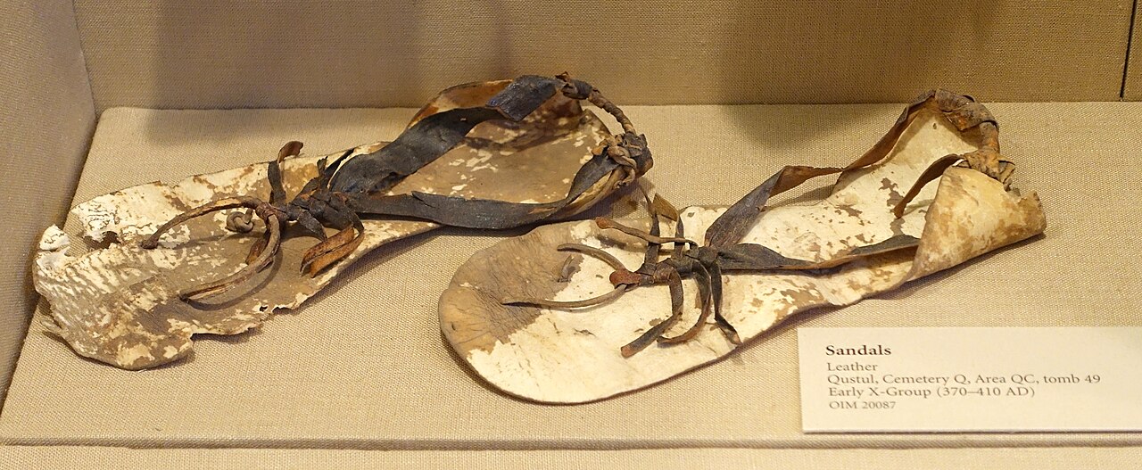 Antike Sandalen: Schuhe der Griechen, Römer und des Orients