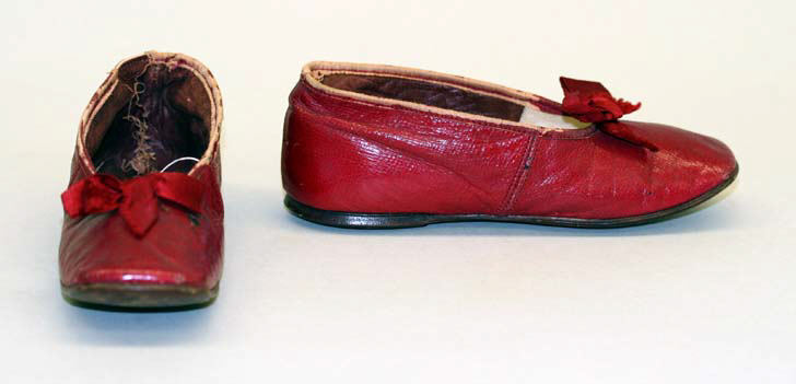 Mode und Wandel: Schuhe im 19. Jahrhundert